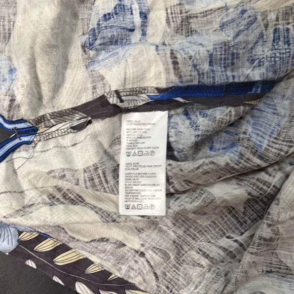 Tommy Bahama SILK s/s button down - Picture 3 of 3